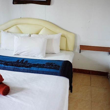 Sritrang Hotel Luaran gambar