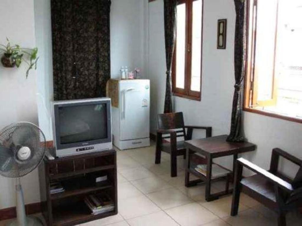 Sritrang Hotel Luaran gambar