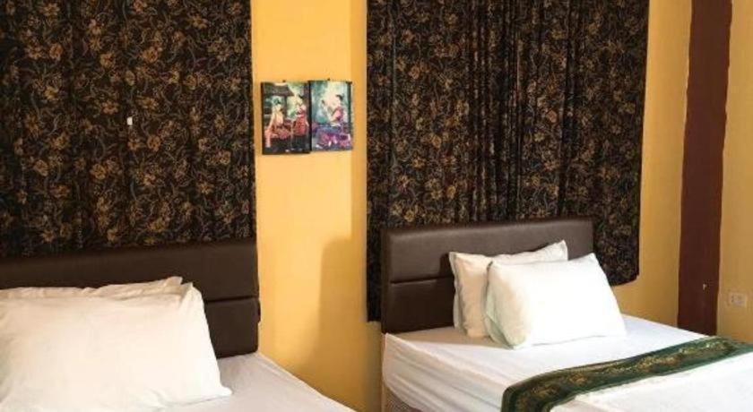 Sritrang Hotel Luaran gambar