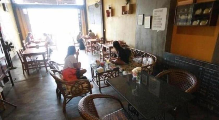 Sritrang Hotel Luaran gambar