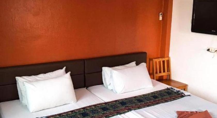 Sritrang Hotel Luaran gambar