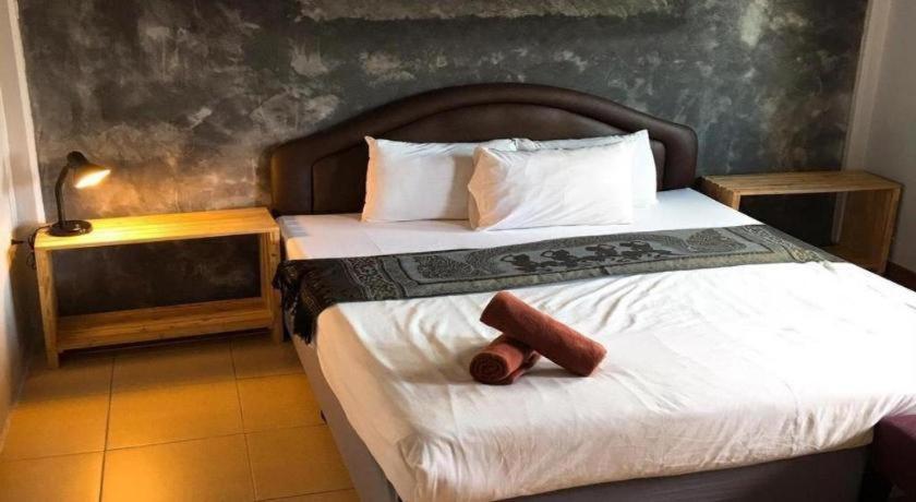 Sritrang Hotel Luaran gambar
