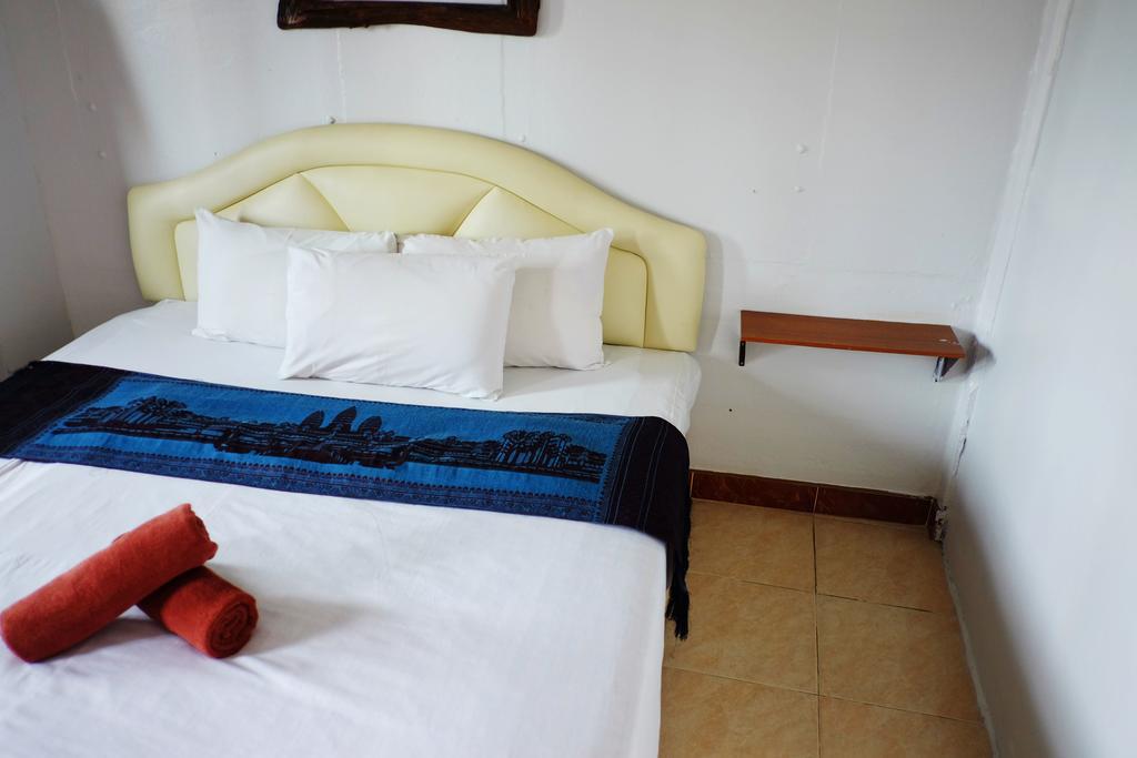 Sritrang Hotel Luaran gambar